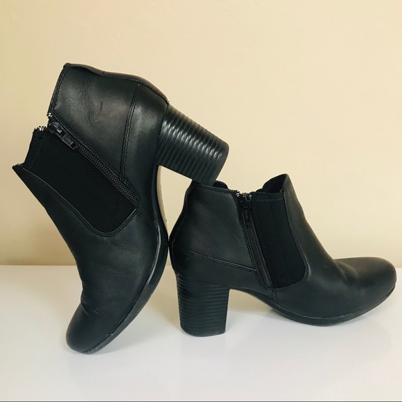 Clarks Mascarpone Bay  LEATHER Ankle Boots 8W - Picture 2 of 8